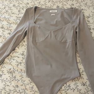 Aritzia contour bodysuit - brand new condition